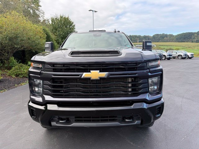 Used 2024 Chevrolet Silverado 2500 Custom w/ Custom Value Package AWD/4WD image 6
