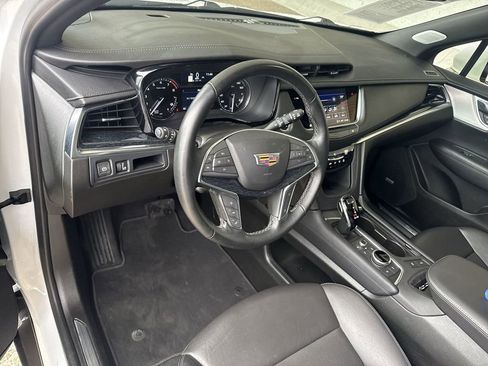 Certified 2025 Cadillac XT5 Premium Luxury image 10