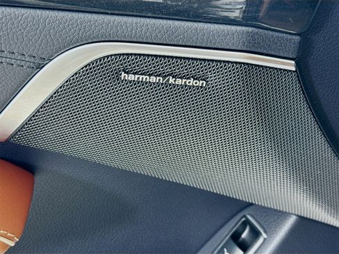 Used 2020 Mercedes-Benz SL 550 image 20