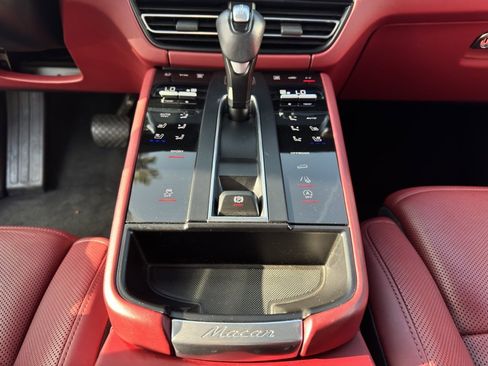 Used 2023 Porsche Macan image 23