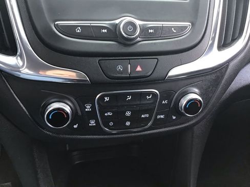 Used 2022 Chevrolet Equinox LT image 28