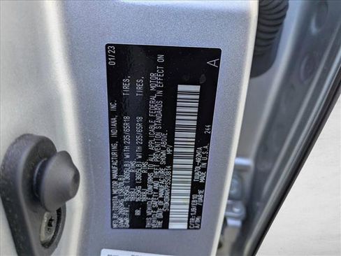 Used 2023 Toyota Highlander XLE image 15