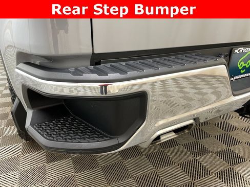 Used 2024 GMC Sierra 1500 SLE image 14