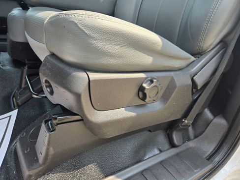 Used 2012 Ford F550 4x4 Regular Cab Super Duty w/ PWR Equipment Group image 18