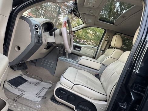 Used 2006 Lincoln Mark LT 4x4 image 14