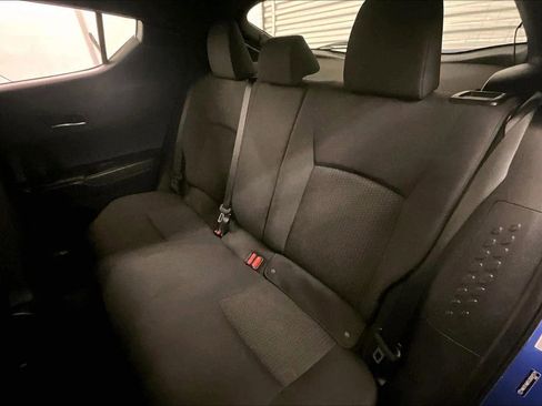 Used 2019 Toyota C-HR XLE image 25