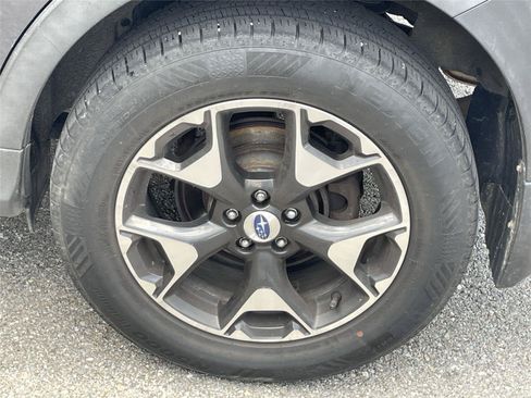 Used 2018 Subaru Crosstrek 2.0i Premium AWD/4WD image 11