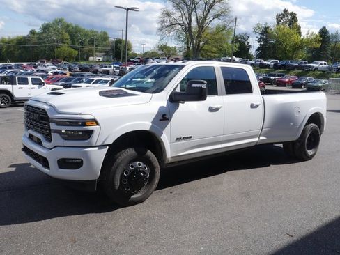 New 2026 RAM 3500 Limited image 10