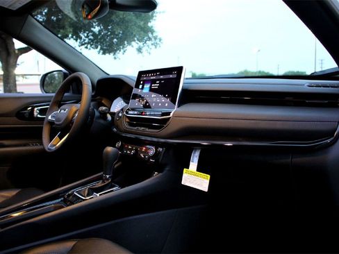 New 2026 Jeep Compass Limited image 12