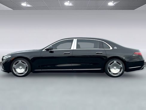 Used 2024 Mercedes-Benz Maybach S 580 4MATIC image 2