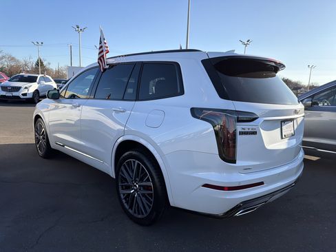 Used 2024 Cadillac XT6 Sport w/ LPO, Floor Liner Package image 8