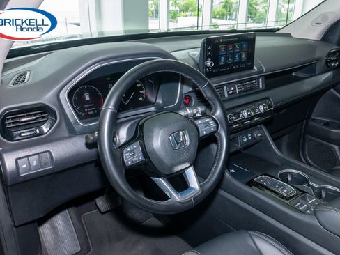 Certified 2023 Honda Pilot Touring image 15
