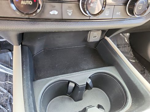 Used 2023 Honda HR-V LX image 24