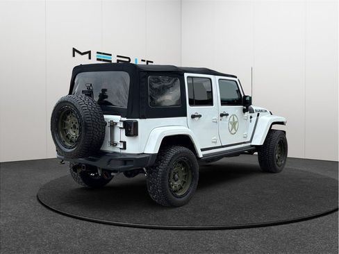Used 2016 Jeep Wrangler Unlimited Rubicon AWD/4WD image 9