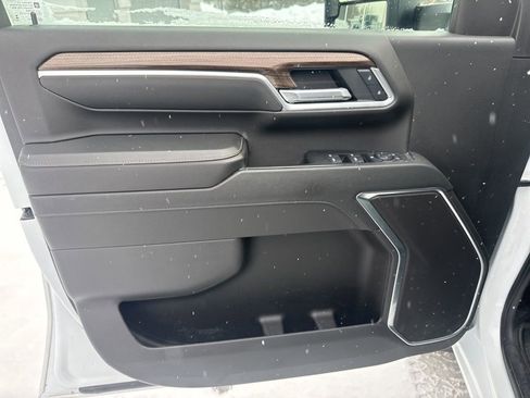 Used 2025 Chevrolet Silverado 3500 LT image 11