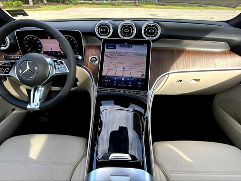 Certified 2025 Mercedes-Benz GLC 300 4MATIC image 5