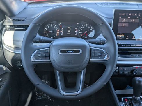 Used 2025 Jeep Compass Limited AWD/4WD image 16