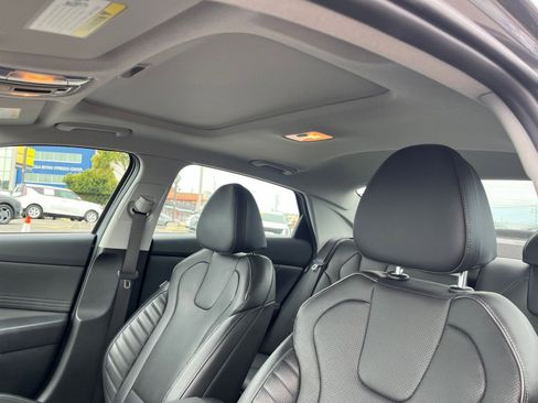 Used 2025 Hyundai Elantra Limited FWD image 29