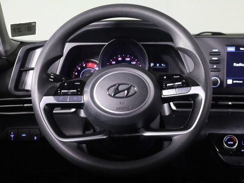 Used 2023 Hyundai Elantra SEL w/ Preferred Accessory Package FWD image 32