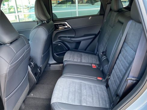 New 2026 Mitsubishi Outlander SE AWD/4WD image 16