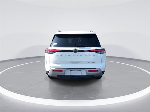 Used 2022 Nissan Pathfinder SL image 7