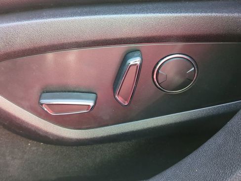 Used 2017 Lincoln MKX Premiere image 20