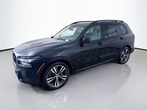 New 2026 BMW X7 M60i image 3
