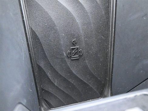 Used 2025 Nissan Armada Platinum Reserve image 18