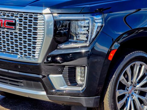 Used 2023 GMC Yukon XL Denali w/ Max Trailering Package image 4