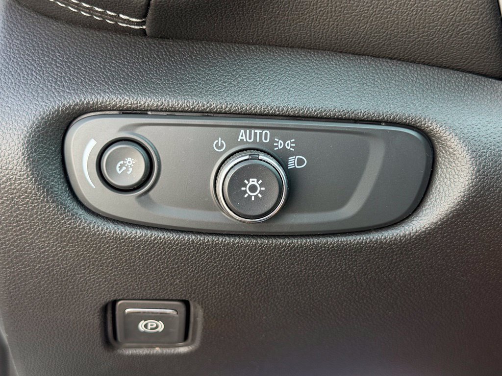 Used 2024 Chevrolet Blazer LT w/ Convenience Package FWD image 25