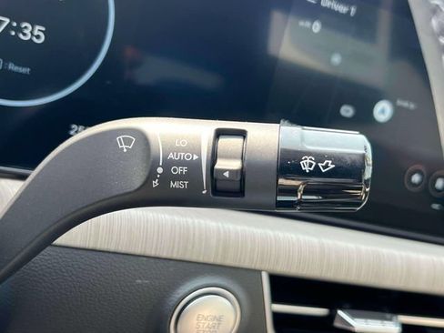 Certified 2025 Hyundai Sonata Limited FWD image 23