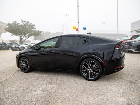 Certified 2024 Toyota Prius XLE image 10