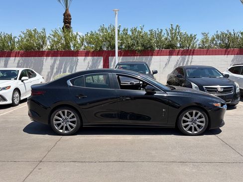 Used 2020 MAZDA MAZDA3 Sedan w/ Select Package FWD image 3