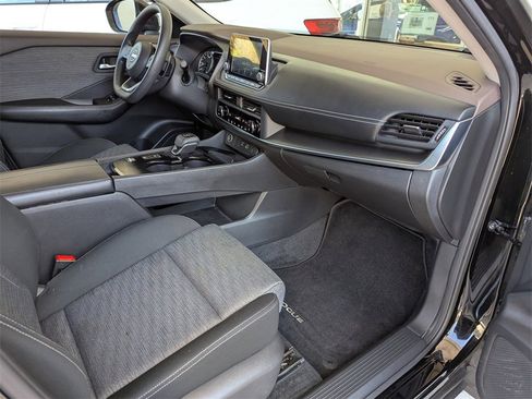 Used 2023 Nissan Rogue SV image 35