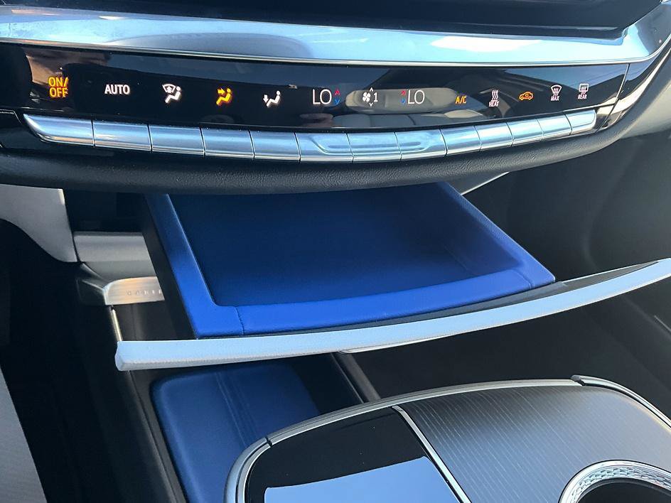 Used 2025 Cadillac Lyriq Sport AWD/4WD image 24