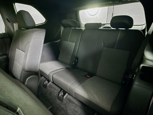 Used 2025 GMC Acadia Elevation image 29