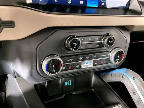 Used 2022 Ford Bronco Wildtrak AWD/4WD image 14