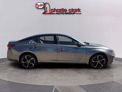 Used 2023 Nissan Altima 2.5 SR AWD/4WD image 7