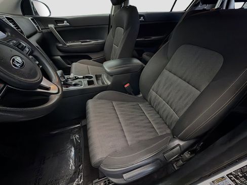 Used 2019 Kia Sportage LX FWD image 11