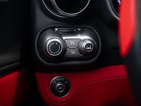 Used 2022 Ferrari Portofino M RWD image 39