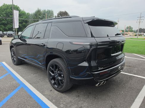 Used 2024 Chevrolet Traverse RS w/ LPO, Floor Liner Package AWD/4WD image 6