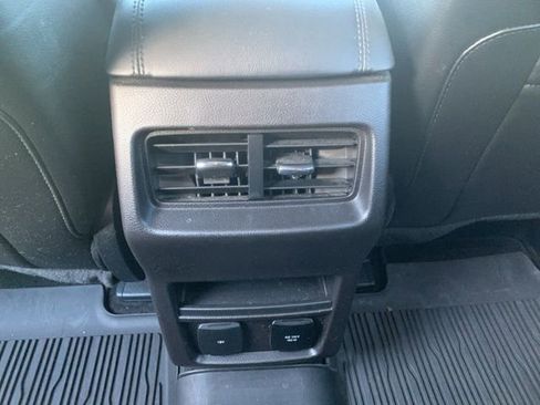 Used 2018 Ford Edge SEL w/ Equipment Group 201A image 27