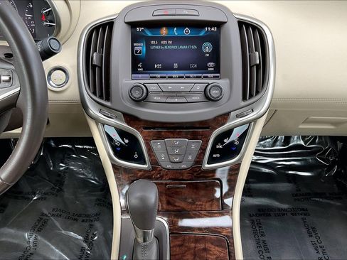Used 2015 Buick LaCrosse Leather image 9