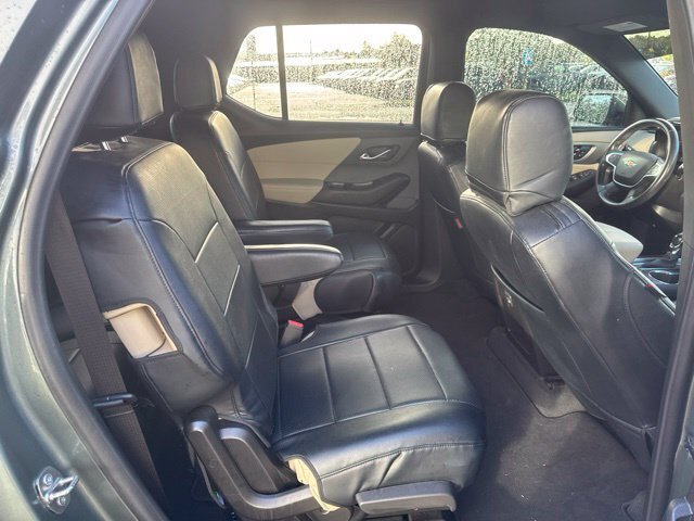 Used 2022 Chevrolet Traverse LT FWD image 23