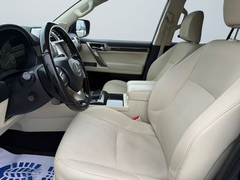 Used 2021 Lexus GX 460 Premium w/ Premium Package image 9