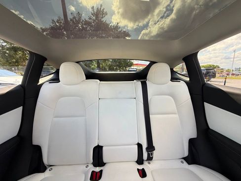 Used 2022 Tesla Model Y Performance AWD/4WD image 21