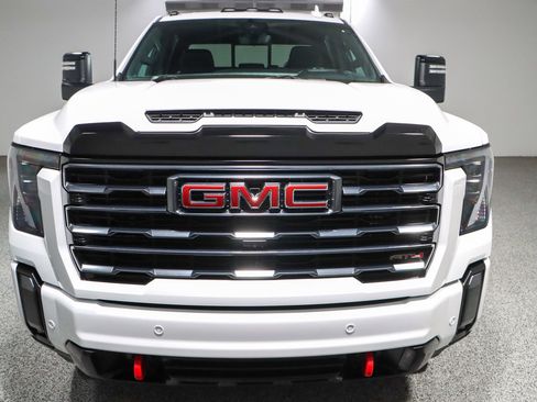 Used 2024 GMC Sierra 2500 AT4 w/ AT4 Premium Plus Package image 4