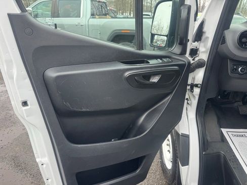 Used 2020 Mercedes-Benz Sprinter 2500 image 25