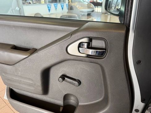 Used 2016 Nissan Frontier S image 18