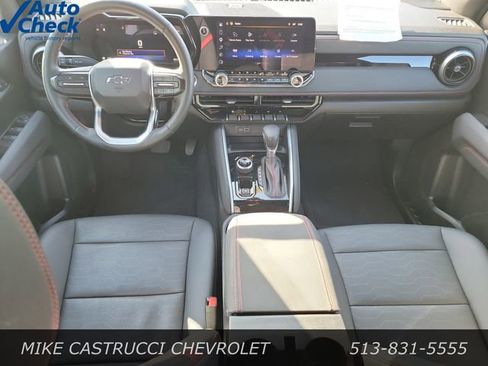 Used 2025 Chevrolet Colorado Z71 w/ Technology Package AWD/4WD image 10